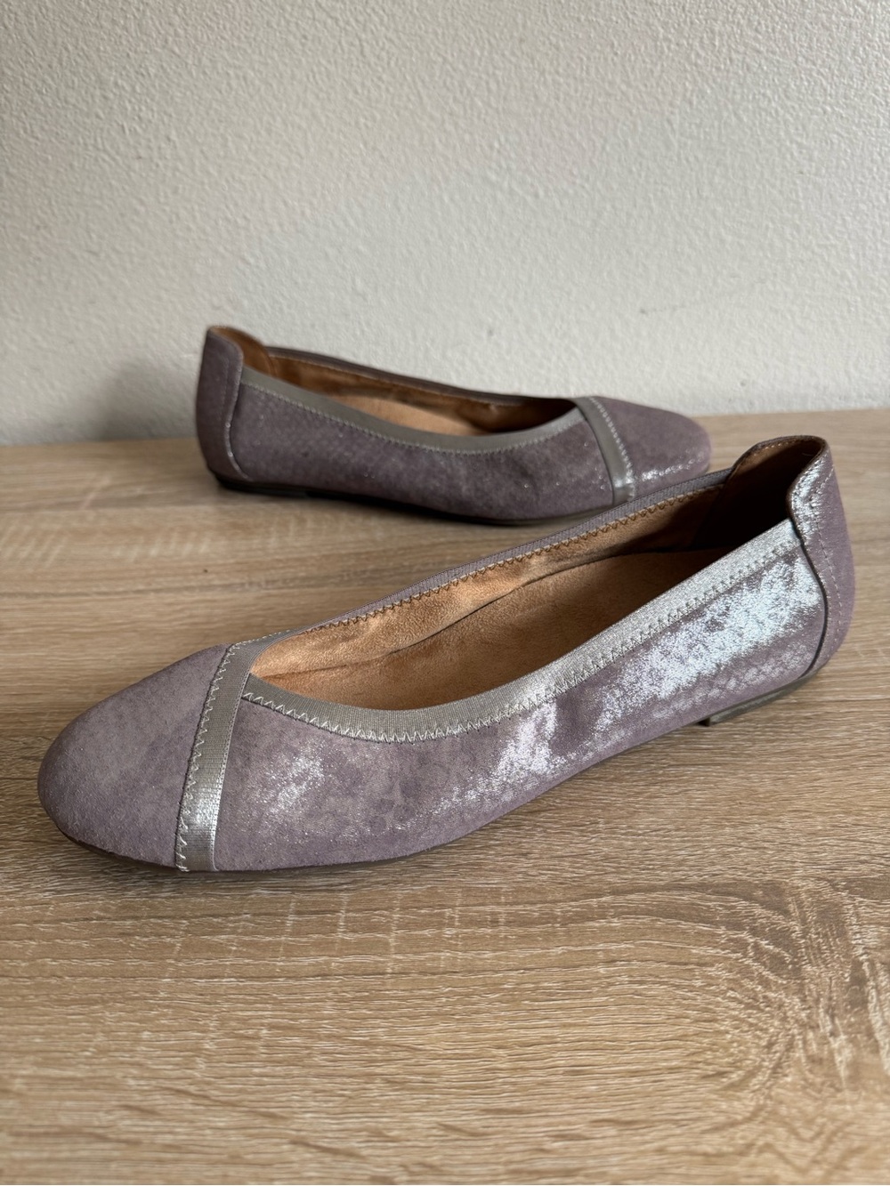 Vionic Caroll ballet flats in metallic lavender women’s Sz 10 slip on flats